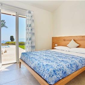 3 bedroom villa with infinity pool and jacuzzi, Scopello, sleeps 5-6